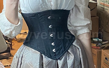 WHAT TYPE OF CORSET IS BEST FOR WAIST TRAINING?